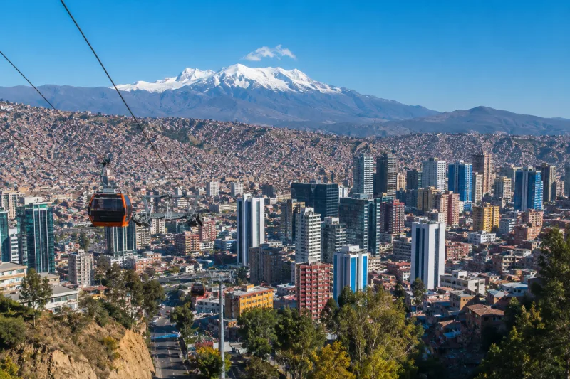 Vista urbana de La Paz como contexto empresarial de Bolivia