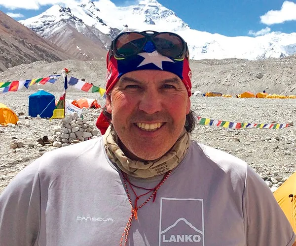 Ernesto Olivares
